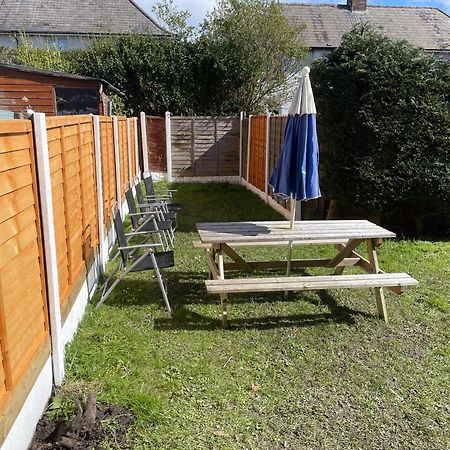 Leavesley Holiday Home Blackpool Bagian luar foto